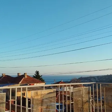 Sea Sky View 公寓